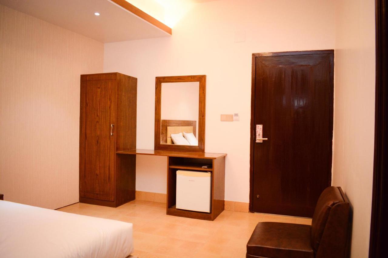 The Alina Hotel & Suites Читтагонг Экстерьер фото